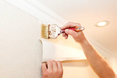 Pose de papier peint au Beulay — revêtements muraux et toiles de verre